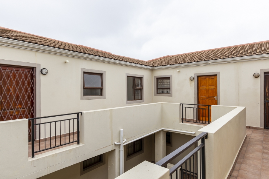 2 Bedroom Property for Sale in Guldenland Western Cape